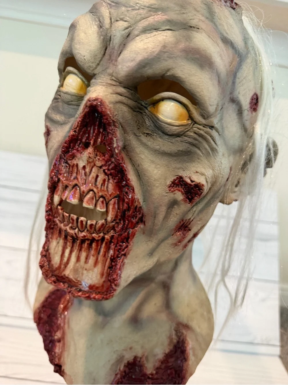 Horror Zombie Bust Decor Mask in Gray and Red - Brand